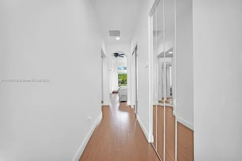 11001 Pine Lodge Trail Davie FL 33328