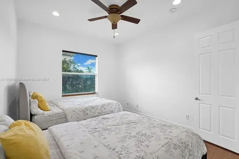 11001 Pine Lodge Trail Davie FL 33328