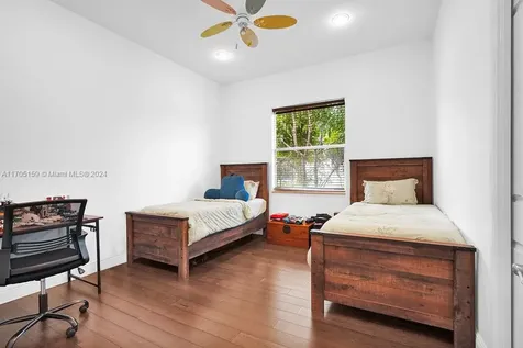 11001 Pine Lodge Trail Davie FL 33328