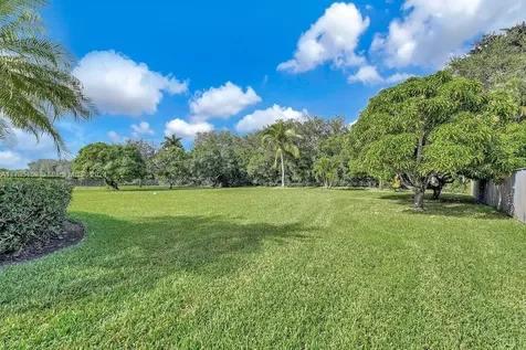 11001 Pine Lodge Trail Davie FL 33328