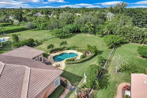 11001 Pine Lodge Trail Davie FL 33328