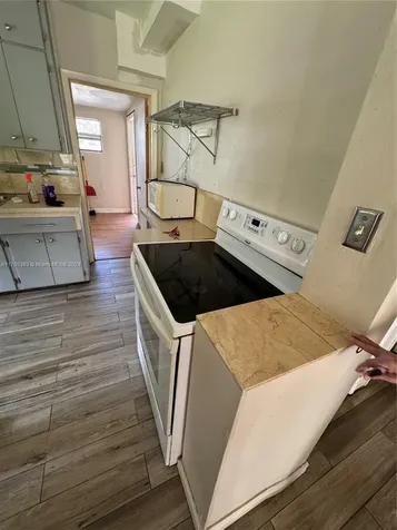 161 NW 156th Street Miami FL 33169