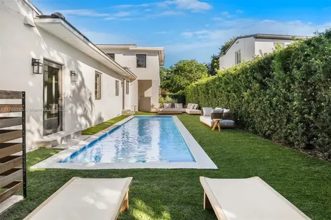 4270 N Michigan Avenue Miami Beach FL 33140