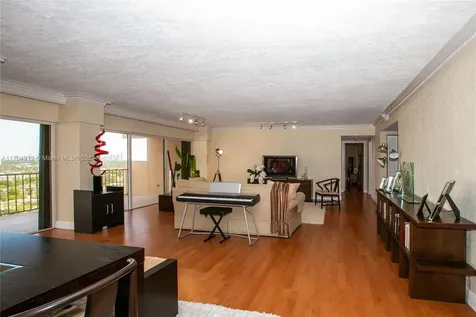 1800 NE 114th Street Miami FL 33181
