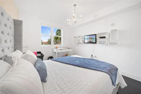 19900 E Country Club Drive Aventura FL 33180