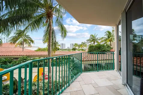 19900 E Country Club Drive Aventura FL 33180