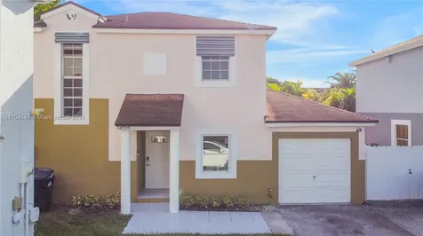 14723 SW 90th Terrace Miami FL 33196