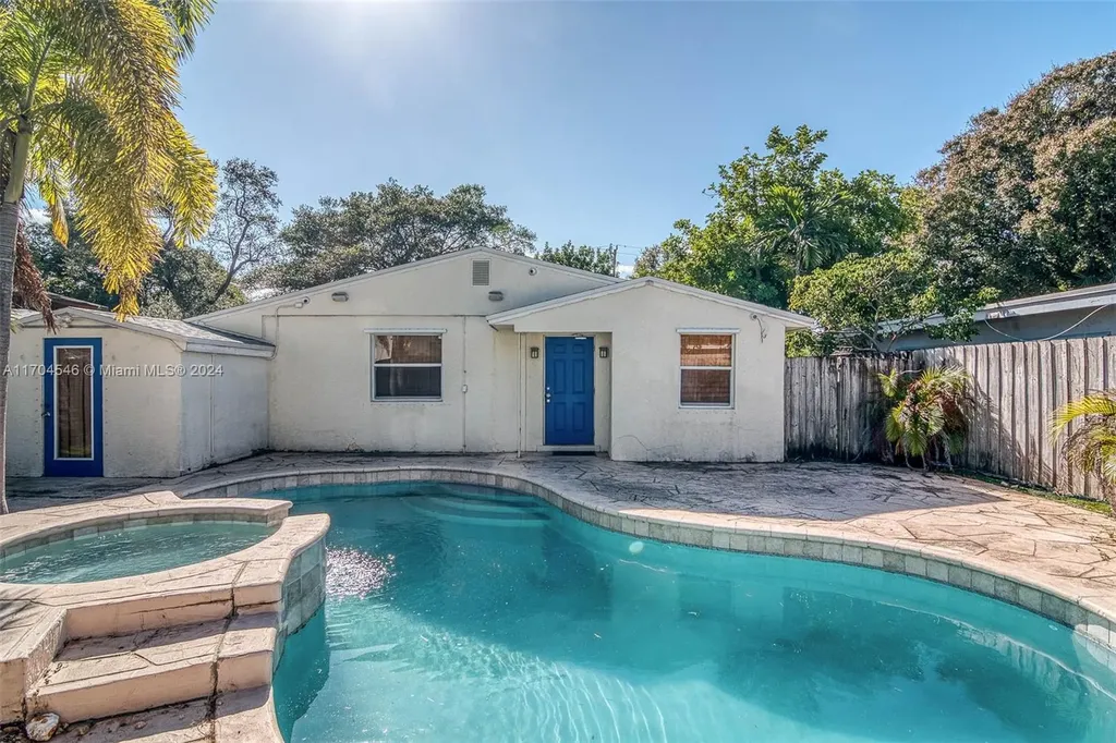 300 SW 14th Court Fort Lauderdale FL 33315