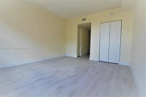 17150 N Bay Road Sunny Isles Beach FL 33160