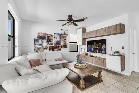 8871 W 34th Court Hialeah FL 33018
