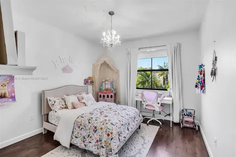 8871 W 34th Court Hialeah FL 33018