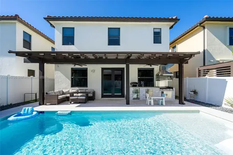 8871 W 34th Court Hialeah FL 33018