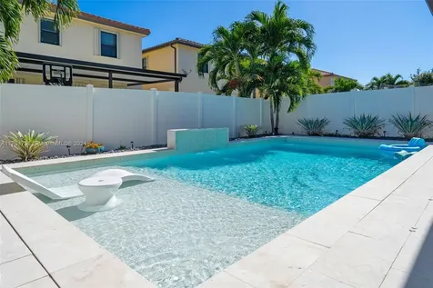 8871 W 34th Court Hialeah FL 33018