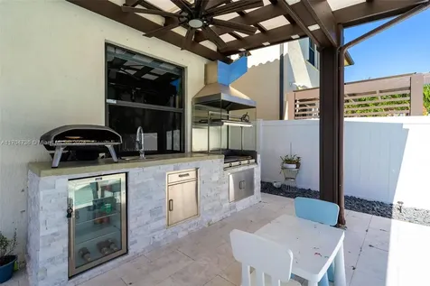 8871 W 34th Court Hialeah FL 33018