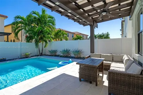 8871 W 34th Court Hialeah FL 33018