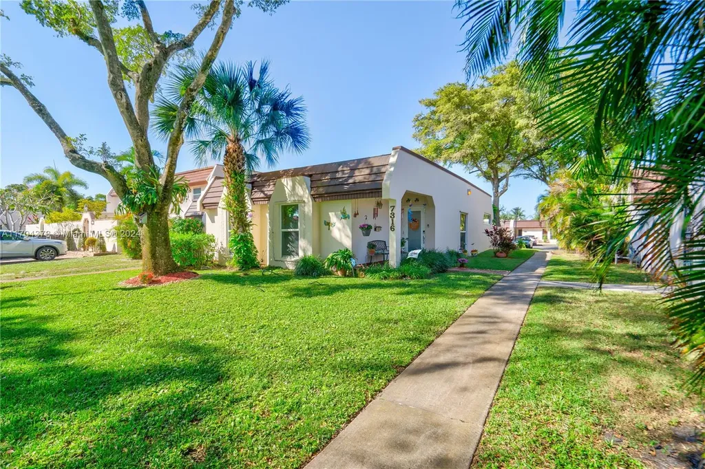 7316 Twin Sabal Drive Miami Lakes FL 33014