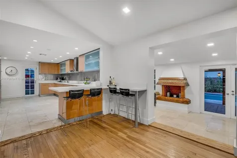 2293 SW 24th Terrace Miami FL 33145