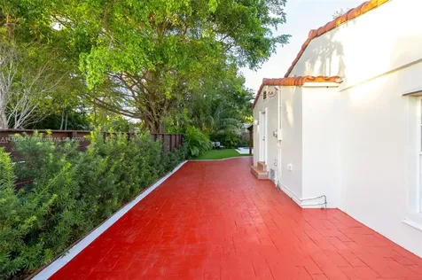 2293 SW 24th Terrace Miami FL 33145