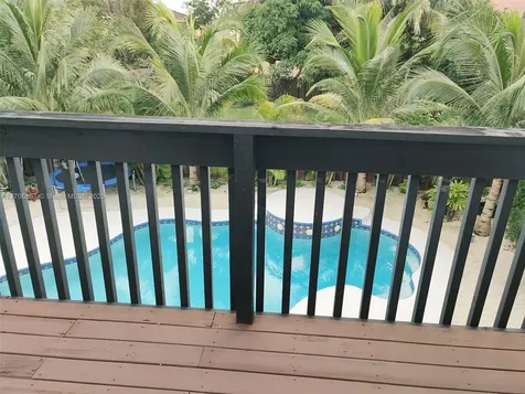 17715 NW 62nd Place N Hialeah FL 33015