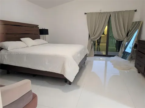 17715 NW 62nd Place N Hialeah FL 33015