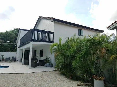 17715 NW 62nd Place N Hialeah FL 33015