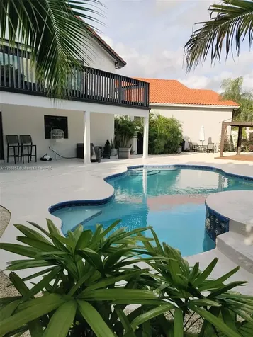 17715 NW 62nd Place N Hialeah FL 33015