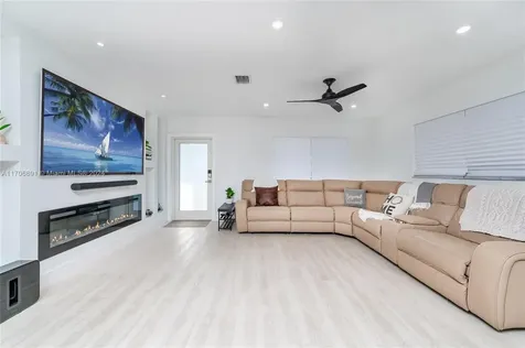 12525 SW 187th Street Miami FL 33177