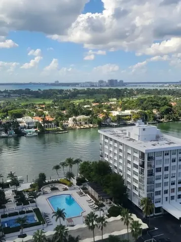 5601 Collins Avenue Miami Beach FL 33140