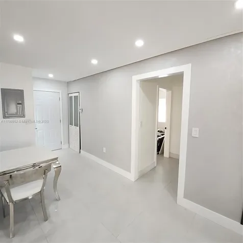 10865 NW 7th Street Miami FL 33172