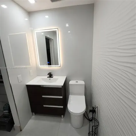 10865 NW 7th Street Miami FL 33172