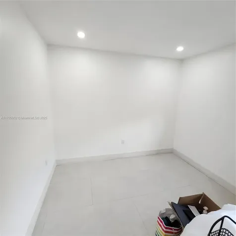 10865 NW 7th Street Miami FL 33172