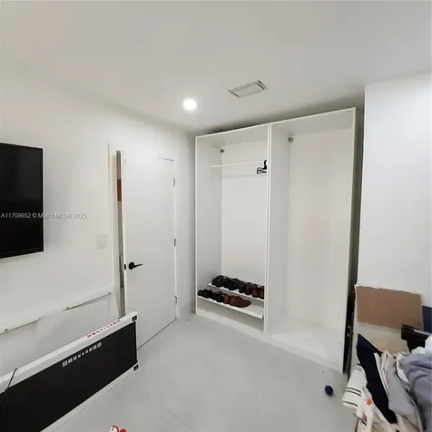 10865 NW 7th Street Miami FL 33172