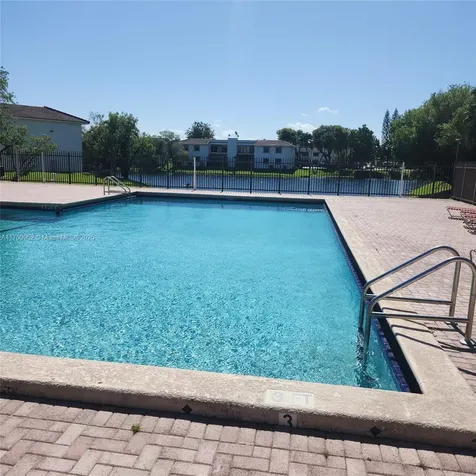 10865 NW 7th Street Miami FL 33172