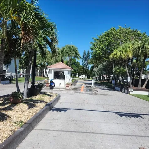 10865 NW 7th Street Miami FL 33172