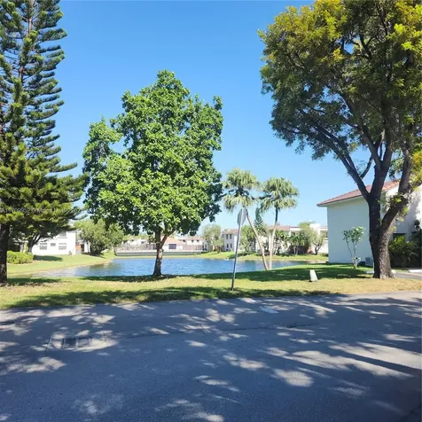 10865 NW 7th Street Miami FL 33172