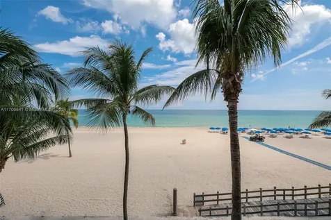 2205 S Surf Road Hollywood FL 33019