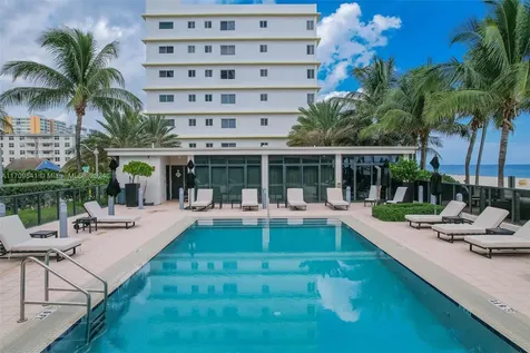 2205 S Surf Road Hollywood FL 33019