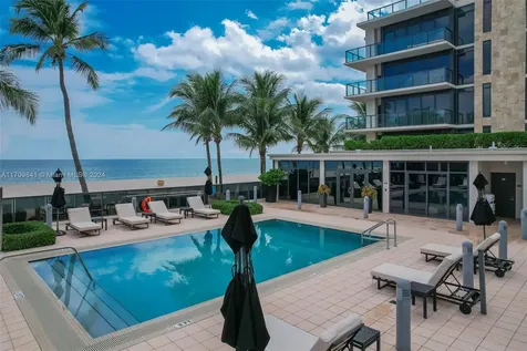 2205 S Surf Road Hollywood FL 33019