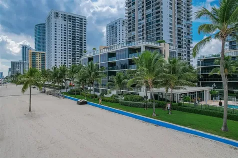 2205 S Surf Road Hollywood FL 33019