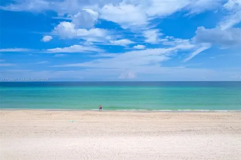 2205 S Surf Road Hollywood FL 33019