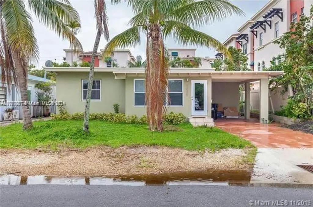 1025 NE 17th Way Fort Lauderdale FL 33304