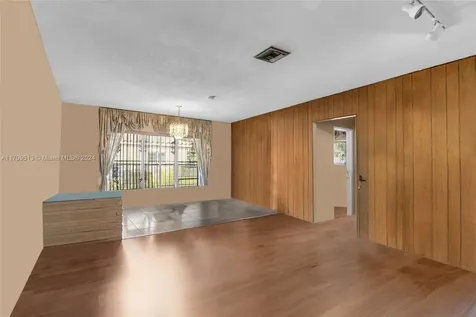 15411 NE 10th Avenue North Miami Beach FL 33162