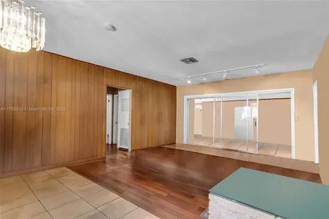 15411 NE 10th Avenue North Miami Beach FL 33162
