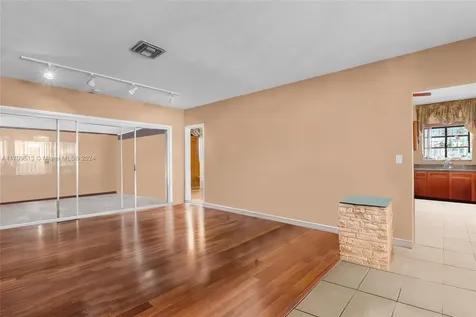 15411 NE 10th Avenue North Miami Beach FL 33162