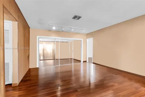 15411 NE 10th Avenue North Miami Beach FL 33162