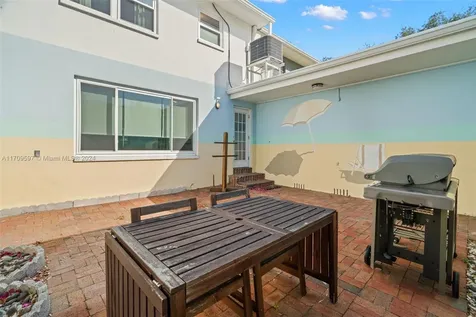 702 W Bay Street Tampa FL 33606