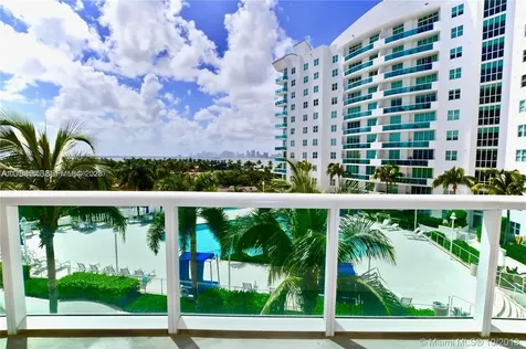 7900 Harbor Island Drive North Bay Village FL 33141
