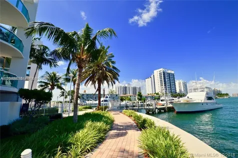 7900 Harbor Island Drive North Bay Village FL 33141