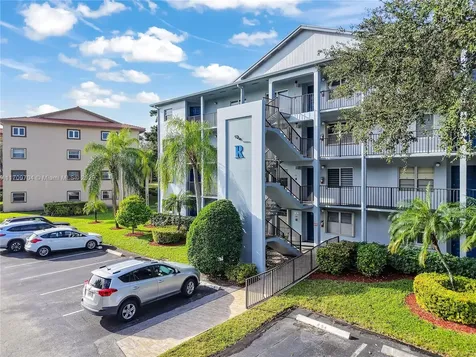 900 SW 125th Way Pembroke Pines FL 33027