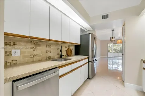 900 SW 125th Way Pembroke Pines FL 33027
